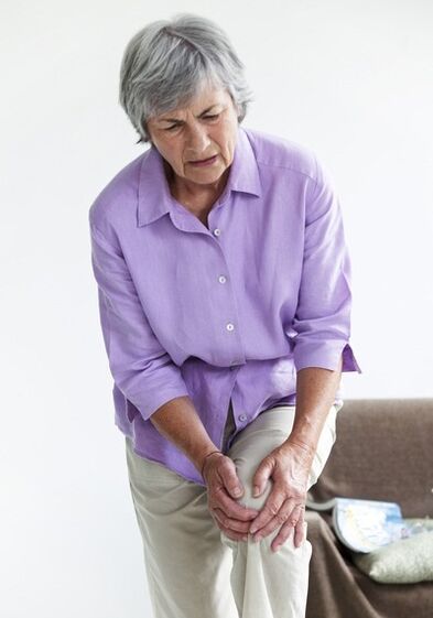 Dolor de rodilla debido a la artritis.