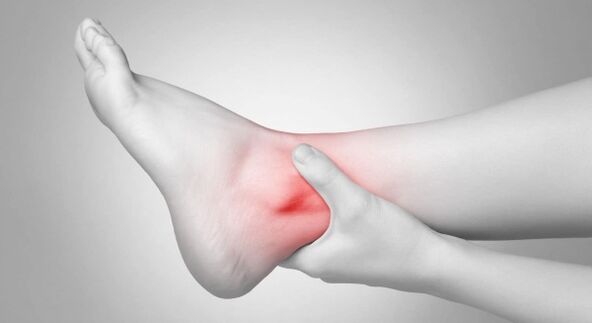 La rigidez articular y el dolor crónico de tobillo son complicaciones de la artropatía cruzada